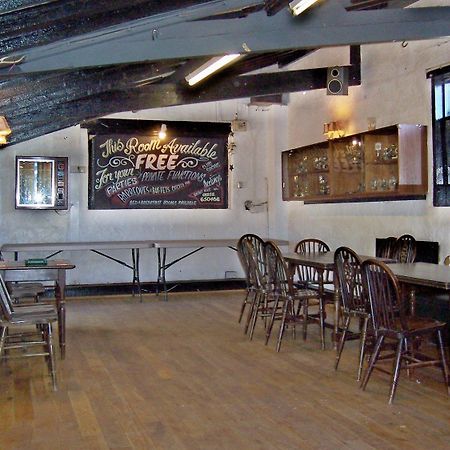 Готель The Lion Brewery Ash  Екстер'єр фото
